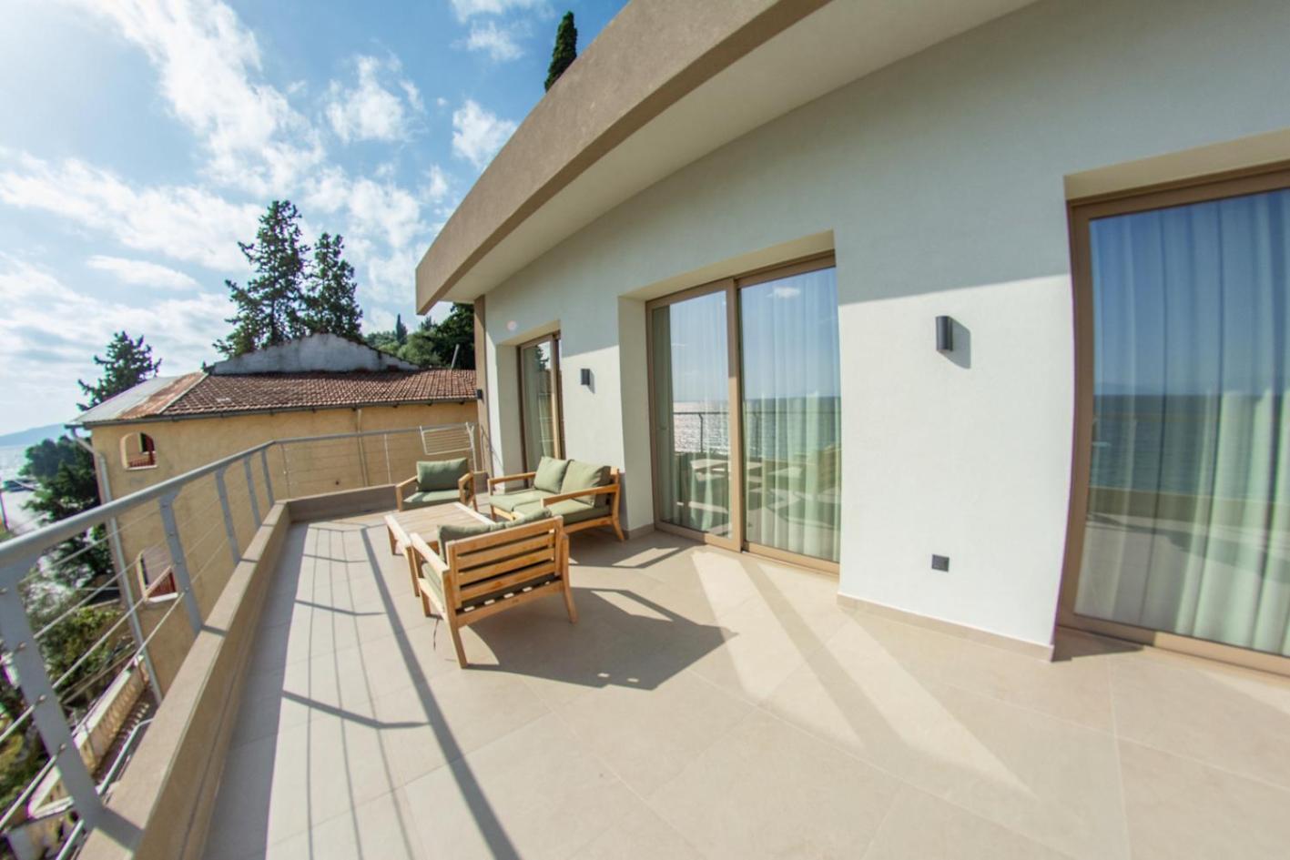 Kaiser Luxury Suites Achílleion Exteriér fotografie